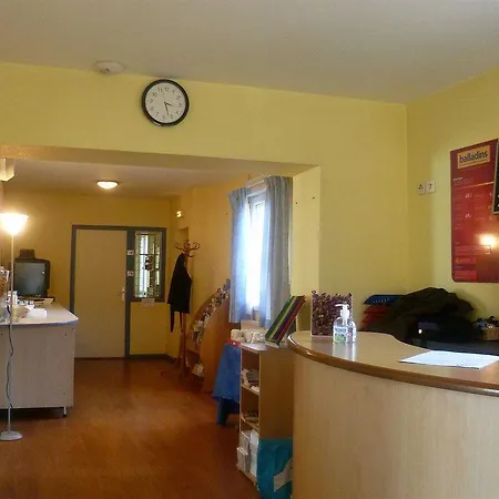 Hotel & 2*