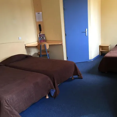 Hotel &